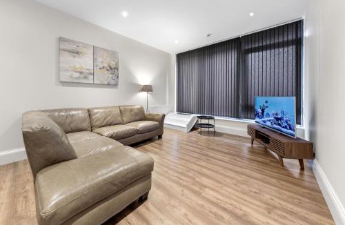 Barking Apartment | Shortlet Express, Stunning 3 bedroom apartment by Barking station