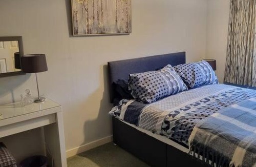 Melrose House | Shunters Cottage