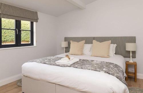 Sidlesham House | Sidlesham Hideaway Logburner & Garden