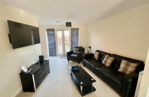 Ashby-de-la-Zouch House | Silver Stag Properties, Comfy 2 BR Home in Ashby