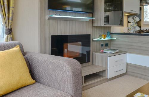 Westward House | Skylark Lodge