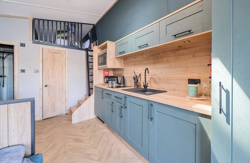 Great Billing Cottage | SKYLIGHT STARGAZER - BILLING AQUADROME in Billing Aquadrome Holiday Park