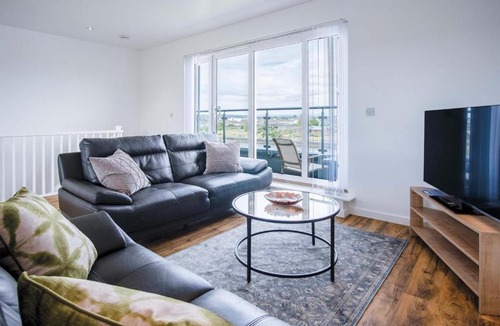 Llanelli Apartment | Skyline Duplex Penthouse - 3 Bedroom - Llanelli