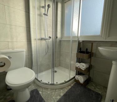 Luton Bed & Breakfast | Skyway Suites Luton