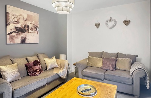 Grantham Apartment | Sleeps 6 2 Bed Flat Central Grantham with Free Parking & Free Gym Access
