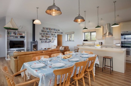 Bantham House | Sloopside Main House - Bantham, S.Devon, central village location close to beach