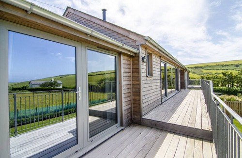 Bantham House | Sloopside Main House - Bantham, S.Devon, central village location close to beach