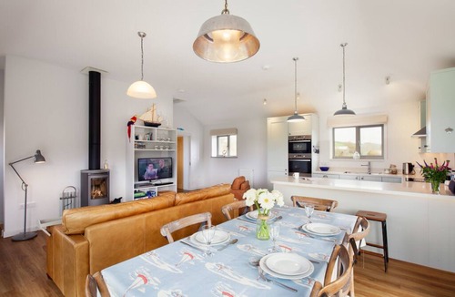 Bantham House | Sloopside The Annexe - Bantham, S.Devon, central village location close to beach