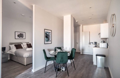 Crosby Apartment | Smart 2 BR Apt in Crosby Road, Waterloo, Liverpool