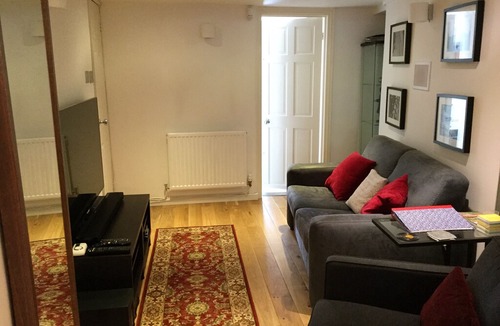 Montpellier Apartment | Smart flat in central Cheltenham