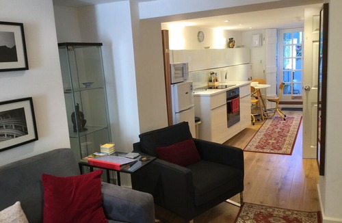 Montpellier Apartment | Smart flat in central Cheltenham