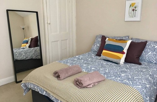 Grangetown House | Smart, Spacious Cardiff Home for 12 w/Parking