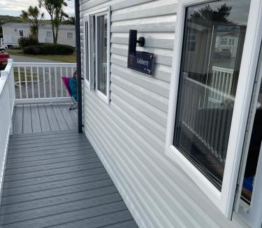 Morfa Bychan House | Snowdrop Caravan