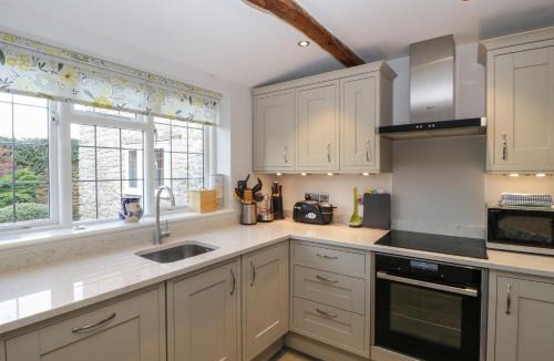 Sherborne House | Snowdrop Cottage