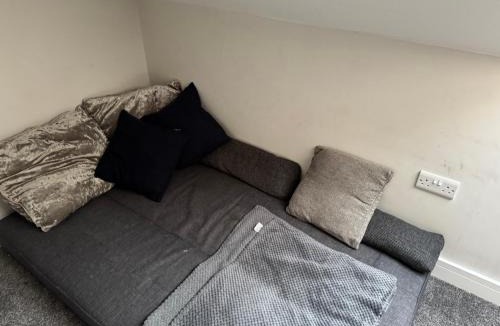 Hanham Apartment | Snowdrop villa