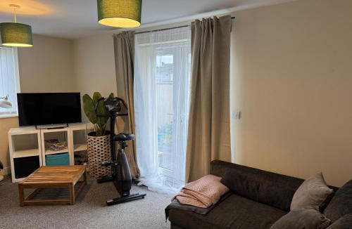 Hanham Apartment | Snowdrop villa