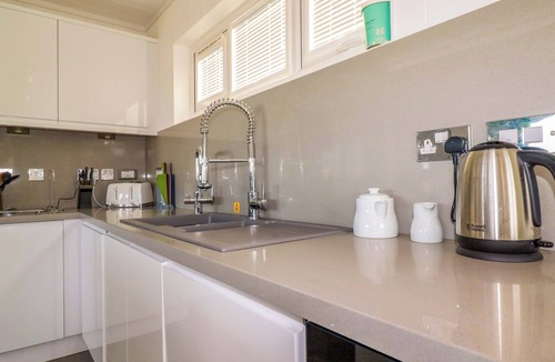 Portreath Cottage | SOUTH CROFTY - THE RESIDENCE, pet friendly, with pool in Portreath