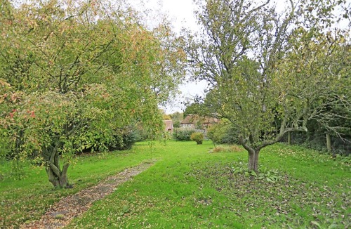 Westleton House | South West Cottage - Three Bedroom House, Sleeps 4