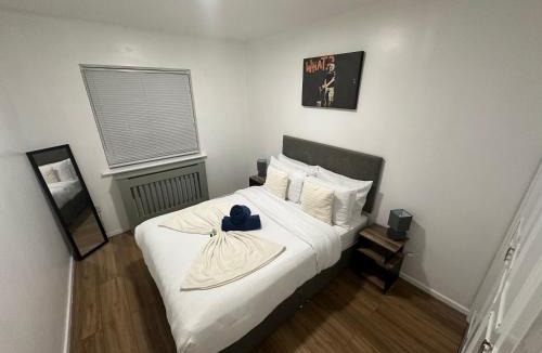 Crawley Apartment | Spacious 1bed Apartment Close To Town
