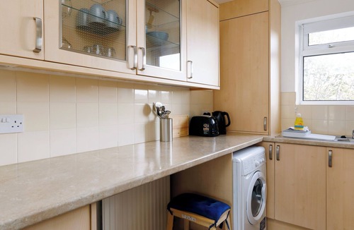 Rottingdean Apartment | Spacious 2-Bedroom Flat Near Rottingdean Beach & Windmill
