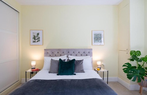 Pontcanna Apartment | Spacious 2 Bed Apt with Privat Parking in Centre Location