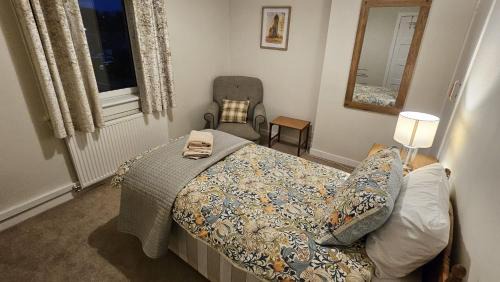 Coatbridge Apartment | Spacious 2 Bedroom Flat in Coatbridge