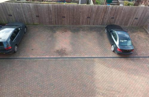Beeston Apartment | Spacious 2 double bed apartment - Free Parking - Central Beeston location