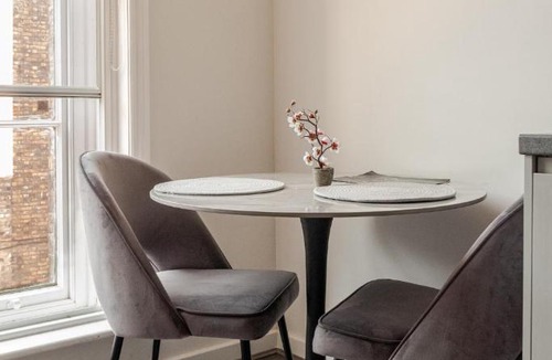 RopeWalks Apartment | Spacious 2Bed Central Liverpool Nightlife & Events, sleeps up to 10