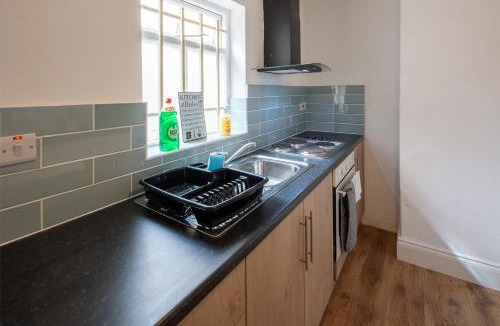 Highbridge Apartment | Spacious 2BR APT - Sleeps 5 - Private Parking