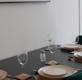 Highbridge Apartment | Spacious 2BR APT - Sleeps 5 - Private Parking