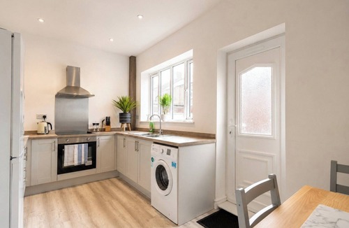 Ferryhill House | Spacious 2BR Durham Home for Contractors