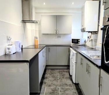 Cowpen Apartment | Spacious 3 BDRM with Driveway , Garden, Blyth