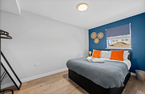 Plasnewydd Apartment | Spacious 3-Bed Cardiff Apartment - Walk to Centre - 2 Bathrooms