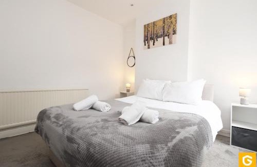 Plasnewydd House | Spacious 3-Bed Contractor Base Sleeps 6 Free Parking Cardiff City