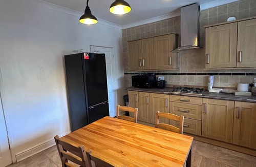 Sheffield House | Spacious 3-Bed Home at the heart of Sheffield S2