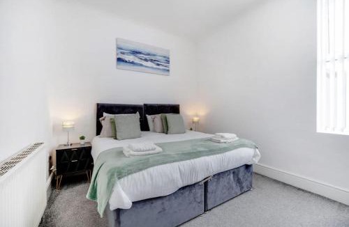 South Shields House | Spacious 3-Bed Home in South Shields, Sleeps 8