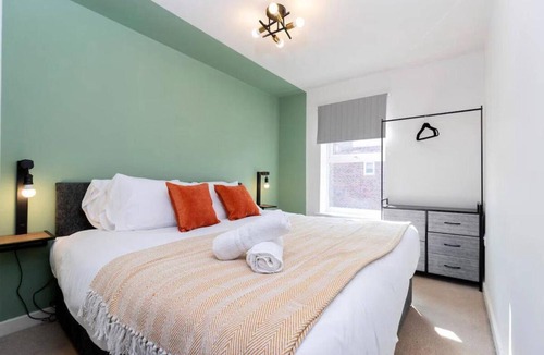 Bowburn House | Spacious 3BR Durham Home Contractor Friendly