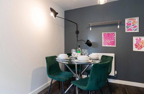 Bowburn House | Spacious 3BR Durham Home Contractor Friendly
