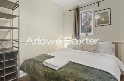 Tilbury House | Spacious 3BR House in Tilbury, Driveway and Garden