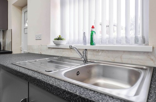 Little Hulton House | Spacious 3BR Manchester Home + Parking - Sleeps 5