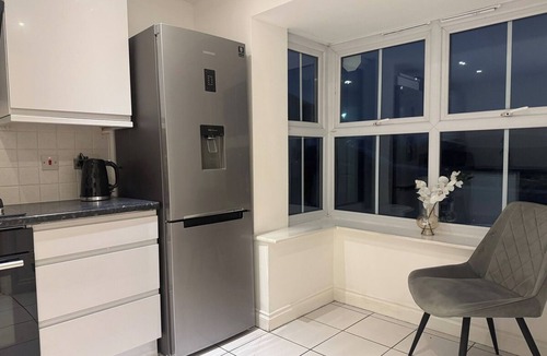 High Hazels House | Spacious 4 bed home for Families & contractors.