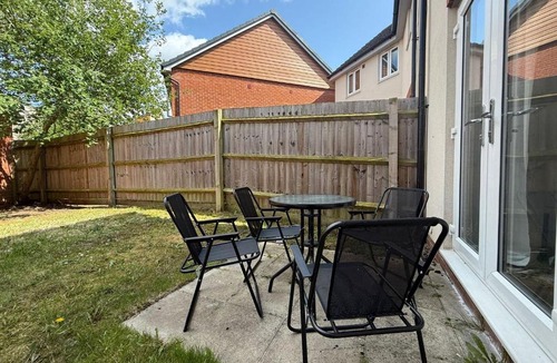Oadby House | Spacious 4-Bed Home in Marylebone, Wi-Fi, Parking & Extended Stays
