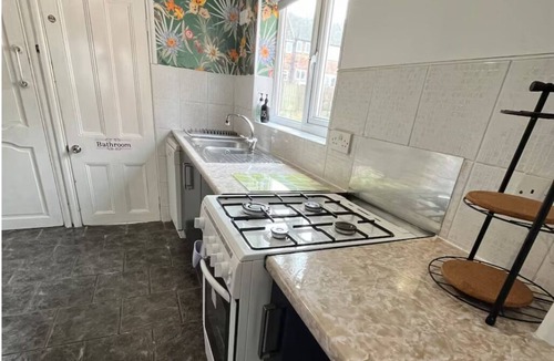 Gateshead Condo | Spacious 4 Bed Property - 10/15 mins to Newcastle