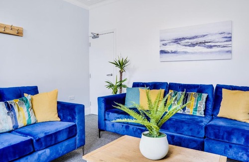 Holbeck Apartment | Spacious 4 Bedroom house near Leeds CC