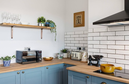 Wigan House | Spacious 4B home, great for families/contractors