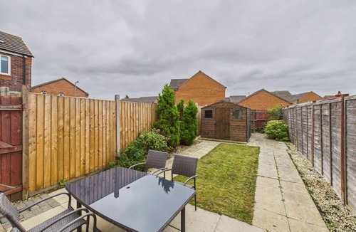 Corby House | Spacious 5 Bed 3 Baths Contractor Hub Parking Fast Wi-Fi Smart TV's - Corby