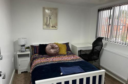 Bramcote House | Spacious 5BR house sleeps 10