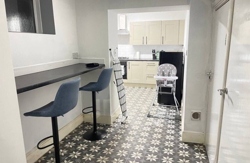 South Shore House | Spacious 6-Bedroom Home in Blackpool - Sleeps 16