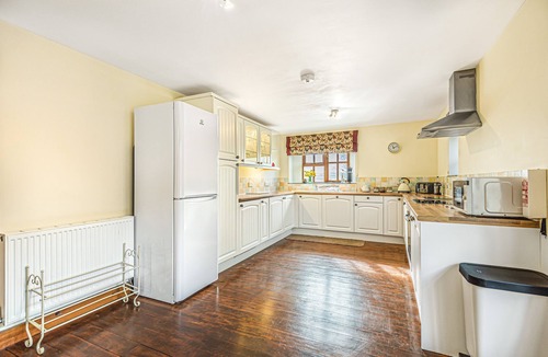Hartland House | Spacious and Characterful 2 bedroom Detached Barn Conversion close to coast.