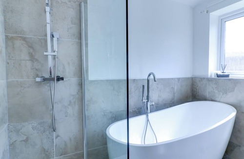 Durham House | Spacious and Modern Durham Home